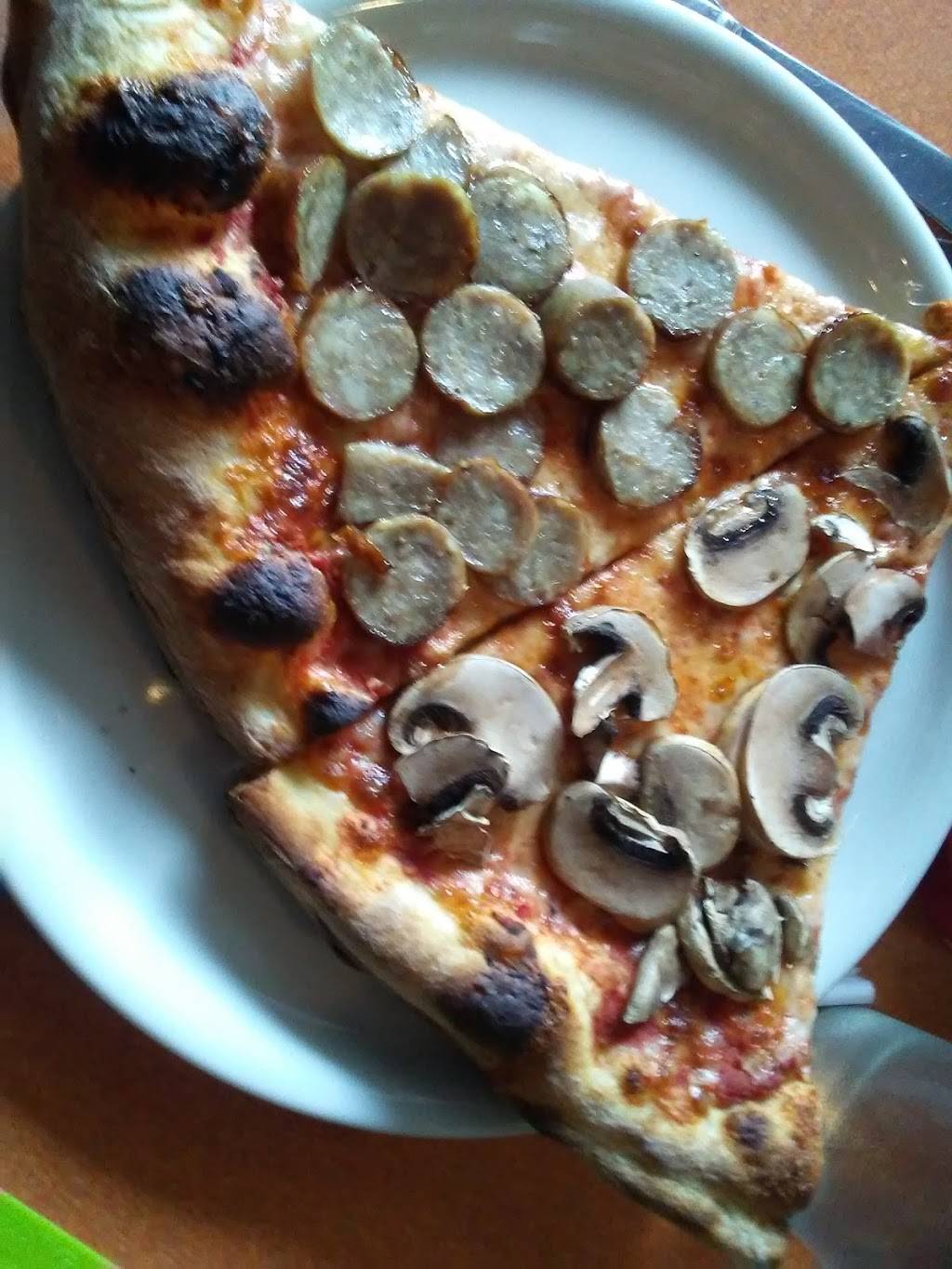 Wilton Pizza | restaurant | 202 Town Grn, Wilton, CT 06897, USA | 2037620007 OR +1 203-762-0007