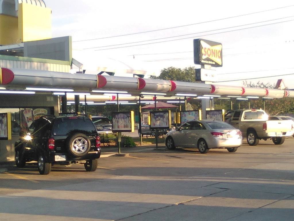 Sonic Drive-In | restaurant | 707 E Main St, Allen, TX 75002, USA | 9727274218 OR +1 972-727-4218