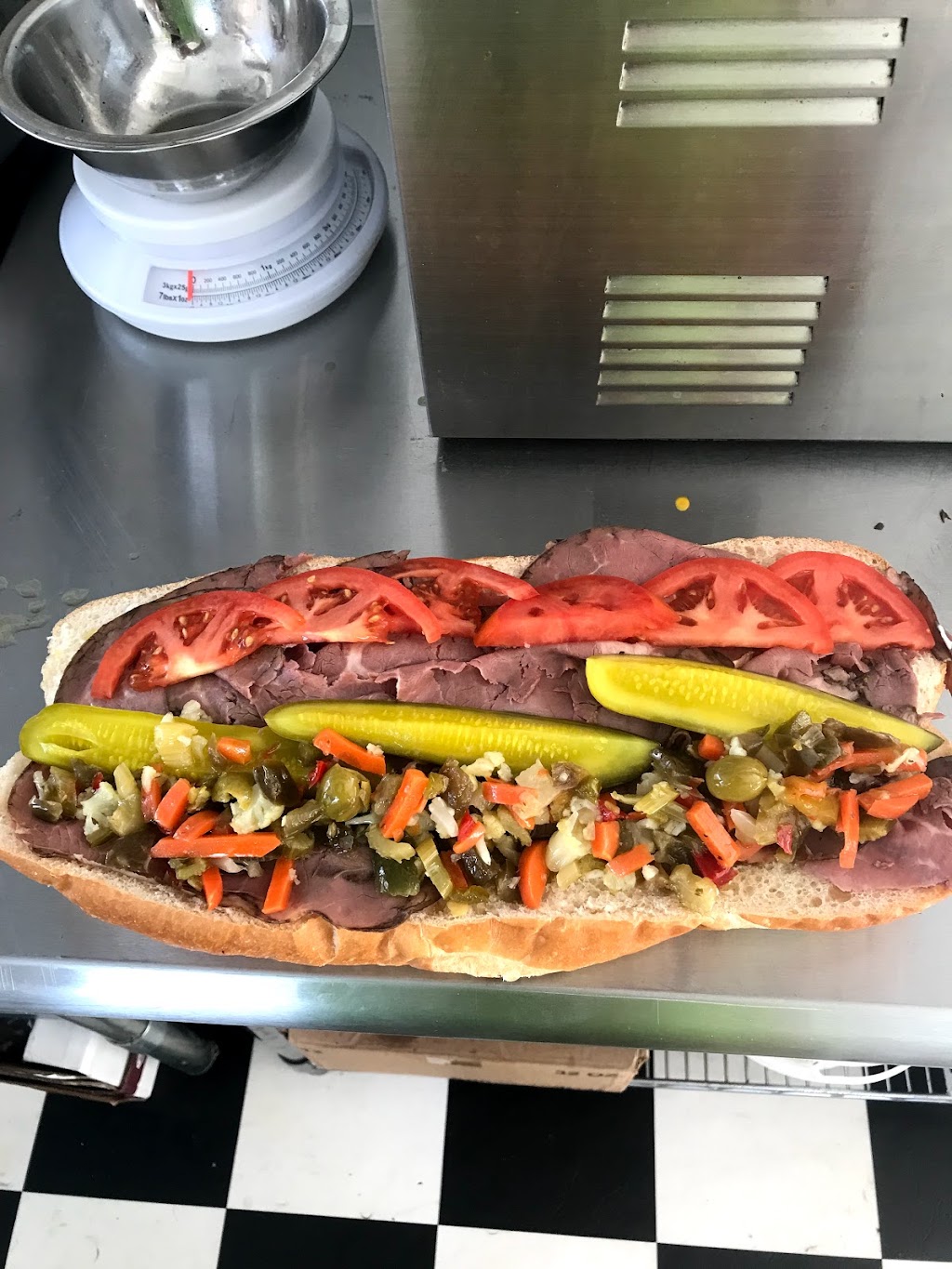 Chicago Style Dogs & Beefs | restaurant | 42 Eglin Pkwy SE, Fort Walton Beach, FL 32548, USA | 8505436785 OR +1 850-543-6785