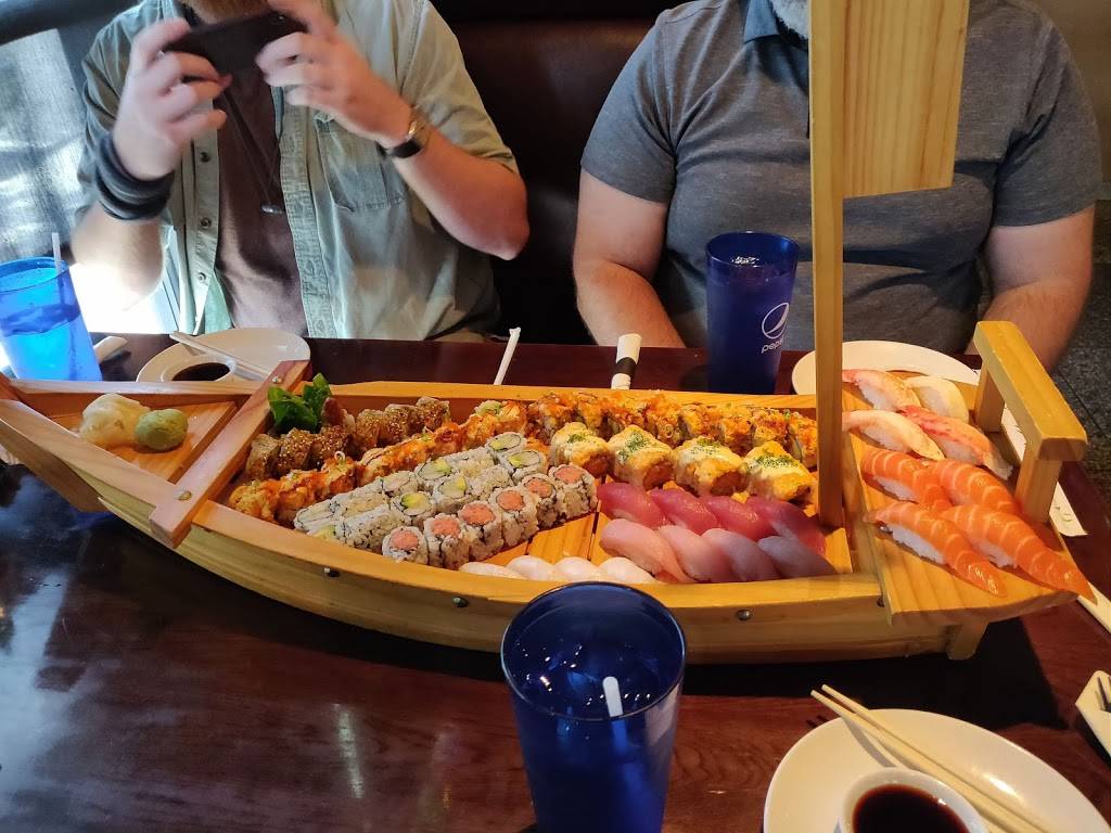 Yum Asian Fusion Cuisine and Sushi | restaurant | 18220 E 104th Ave, Commerce City, CO 80022, USA | 3038530680 OR +1 303-853-0680