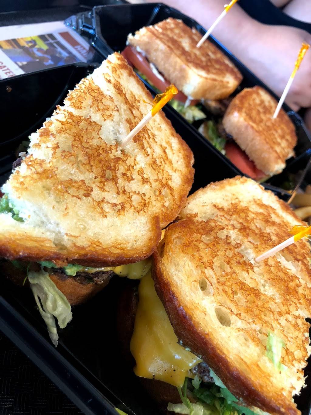 The Habit Burger Grill | restaurant | 563 W Channel Islands Blvd, Port Hueneme, CA 93041, USA | 8053820040 OR +1 805-382-0040