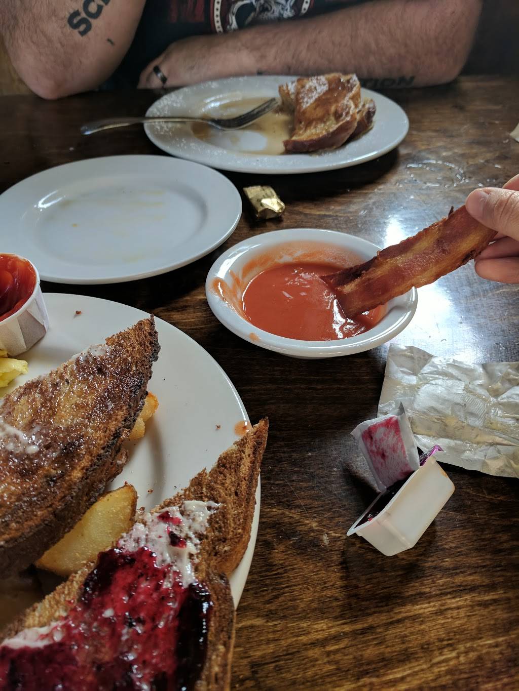 Duvall Grill and Tap Room | restaurant | 15602 Main St NE, Duvall, WA 98019, USA | 4258441430 OR +1 425-844-1430