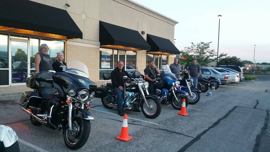 Whiskey Business Sports Bar and Entertainment | restaurant | 11915 Pendleton Pike D, Indianapolis, IN 46236, USA | 3178235078 OR +1 317-823-5078