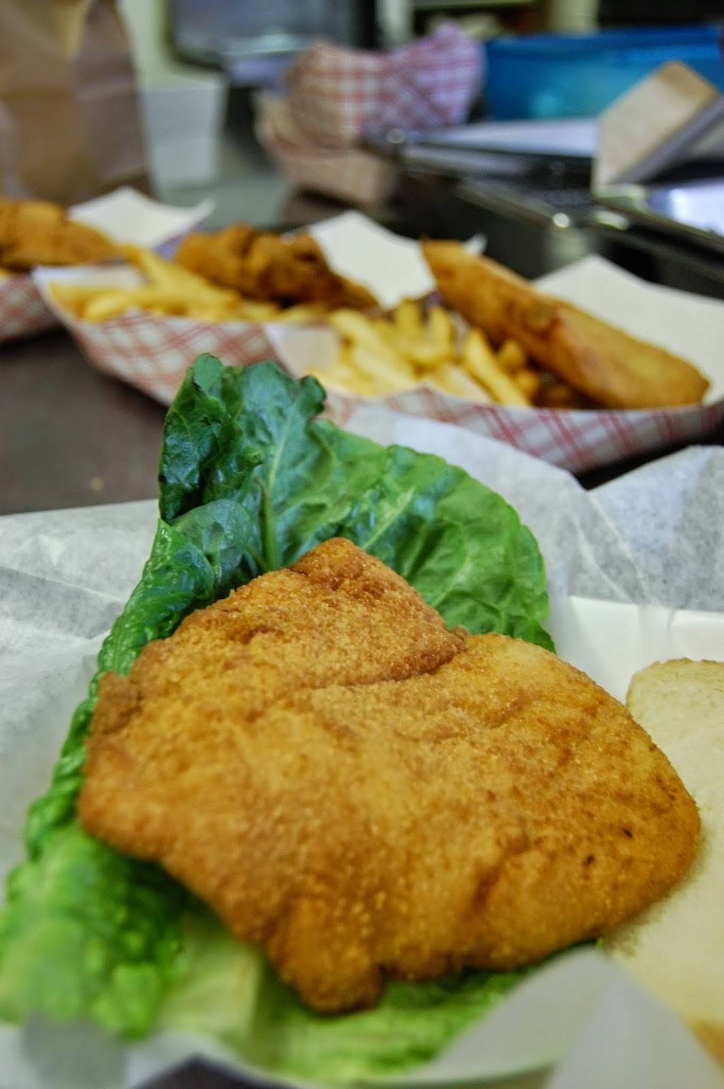 Fishery | restaurant | 3624 Lexington Rd, Louisville, KY 40207, USA | 5028951188 OR +1 502-895-1188