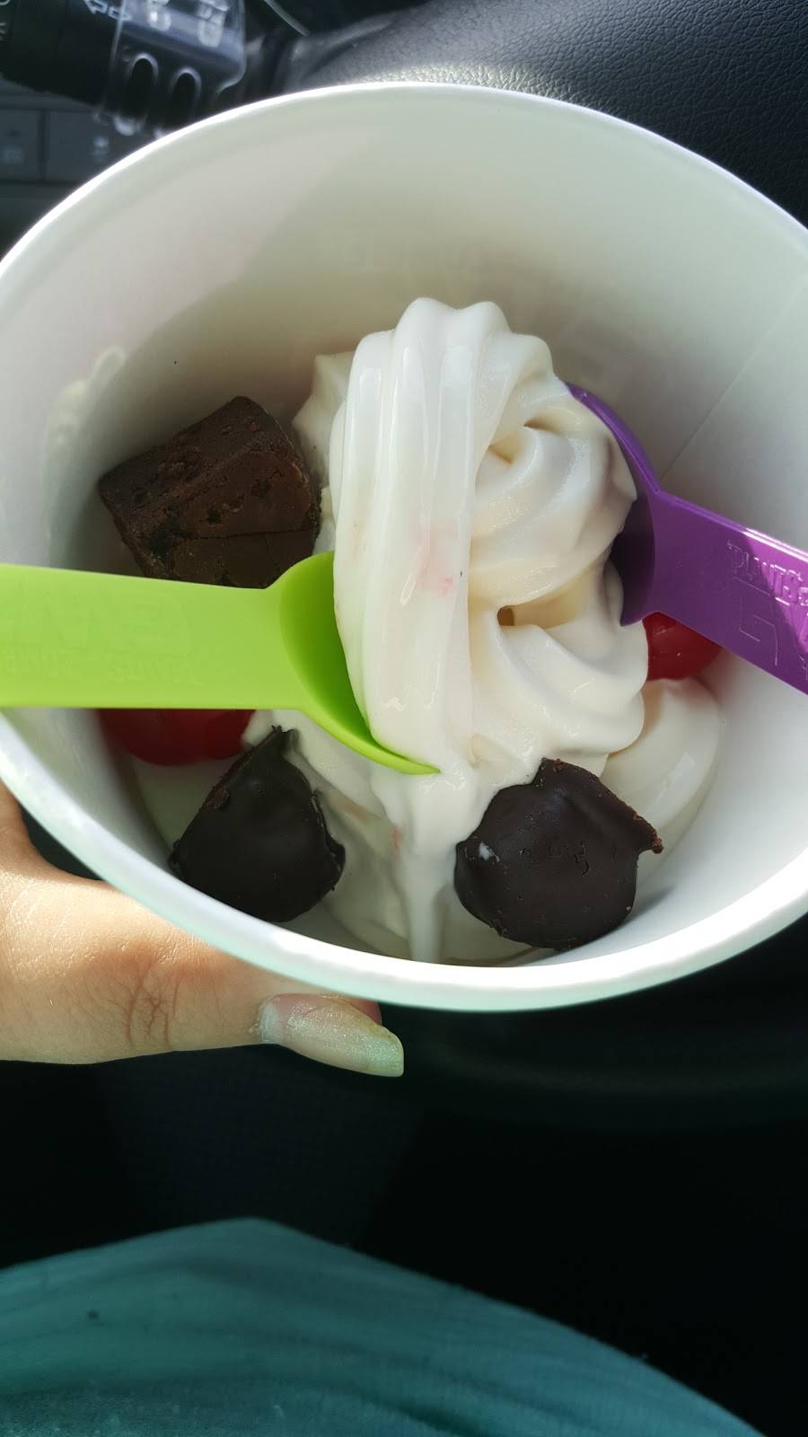 Menchies Frozen Yogurt | bakery | 972 Admiral Callaghan Ln Ste B1, Vallejo, CA 94591, USA | 7073735890 OR +1 707-373-5890