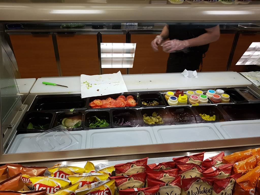 Subway | restaurant | 8320 Litchford Rd, Raleigh, NC 27615, USA | 9199770441 OR +1 919-977-0441