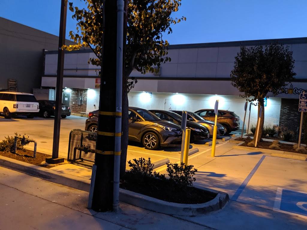 Earl of Sandwich | restaurant | 4803 2nd St, Long Beach, CA 90803, USA | 5623437740 OR +1 562-343-7740