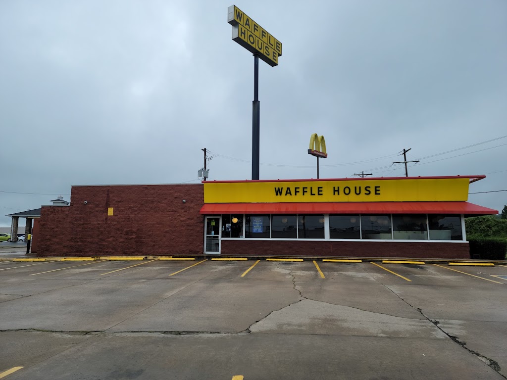 Waffle House | meal takeaway | 3085 E Parkway Dr, Russellville, AR 72802, USA | 4799683382 OR +1 479-968-3382
