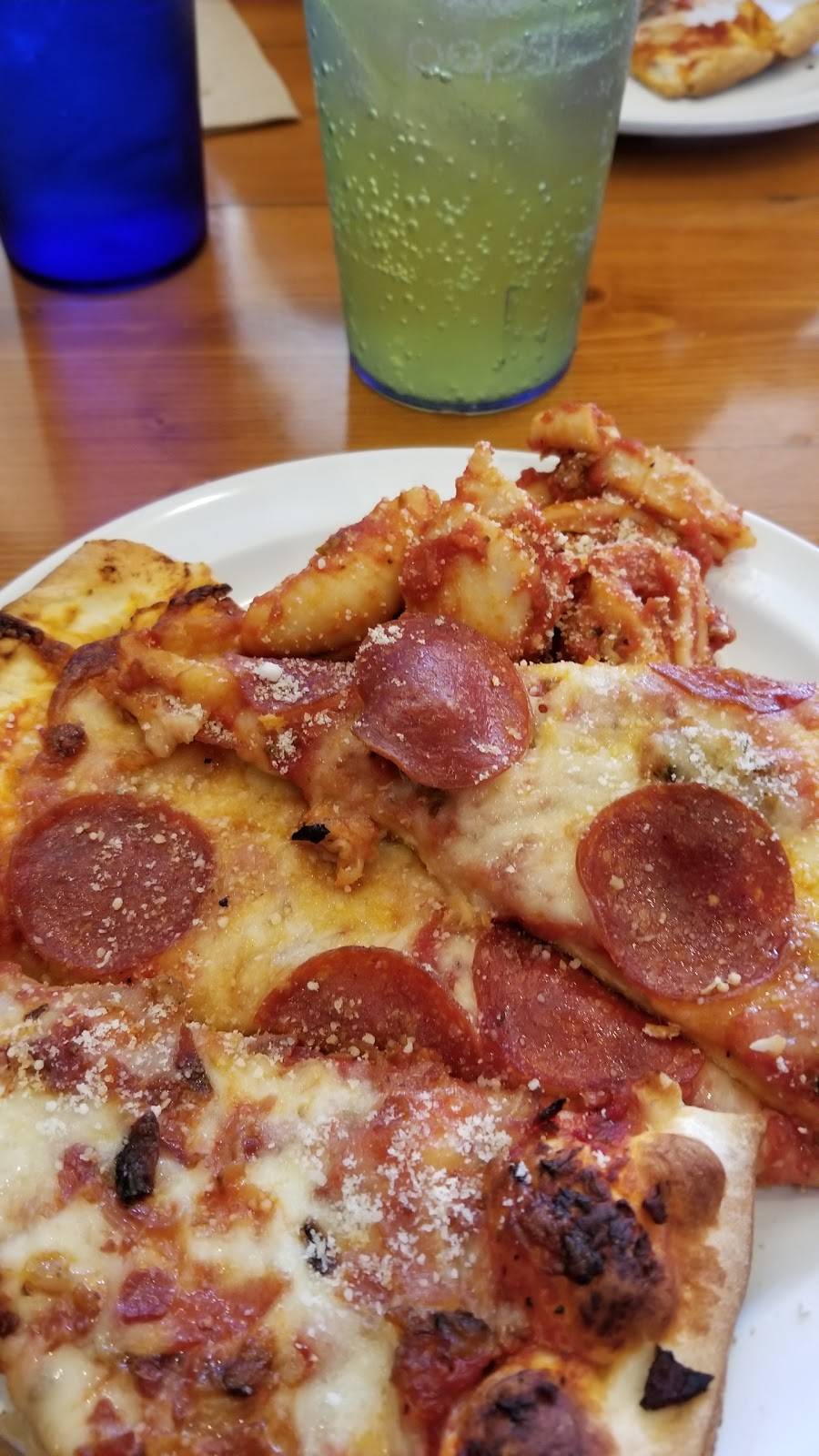 Renos | restaurant | 518 N Side Square, Carlinville, IL 62626, USA | 2178546655 OR +1 217-854-6655