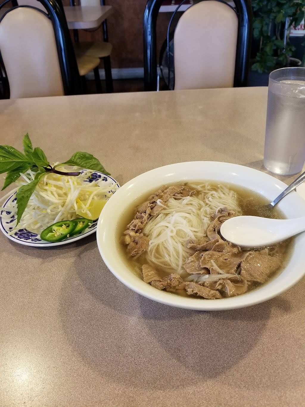 Pho Hai Yen | restaurant | 810 Rainier Ave S, Seattle, WA 98144, USA | 2063235570 OR +1 206-323-5570
