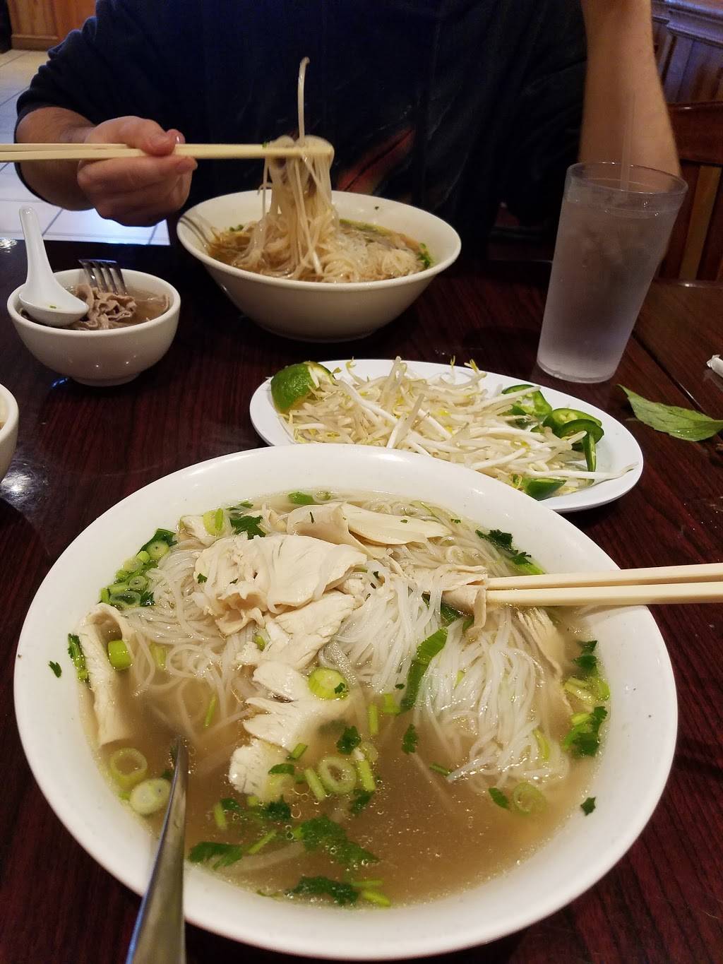 Pho Hung and Grill | restaurant | White Oak Shopping Center,, 11225 New Hampshire Ave, Silver Spring, MD 20904, USA | 3015921515 OR +1 301-592-1515