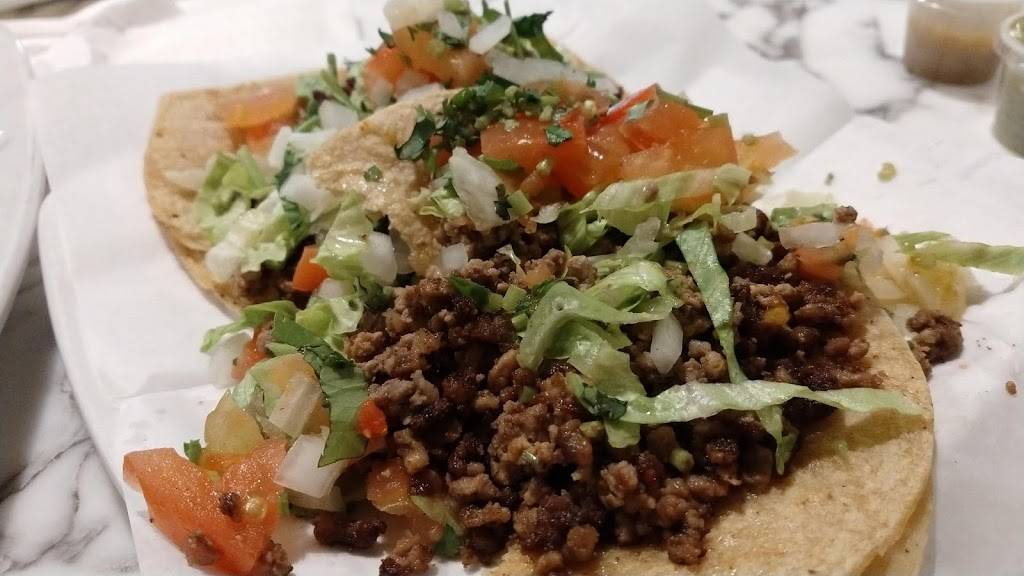 Damenzo’s Pizza | restaurant | 901 W 35th St, Chicago, IL 60609, USA | 7735791995 OR +1 773-579-1995