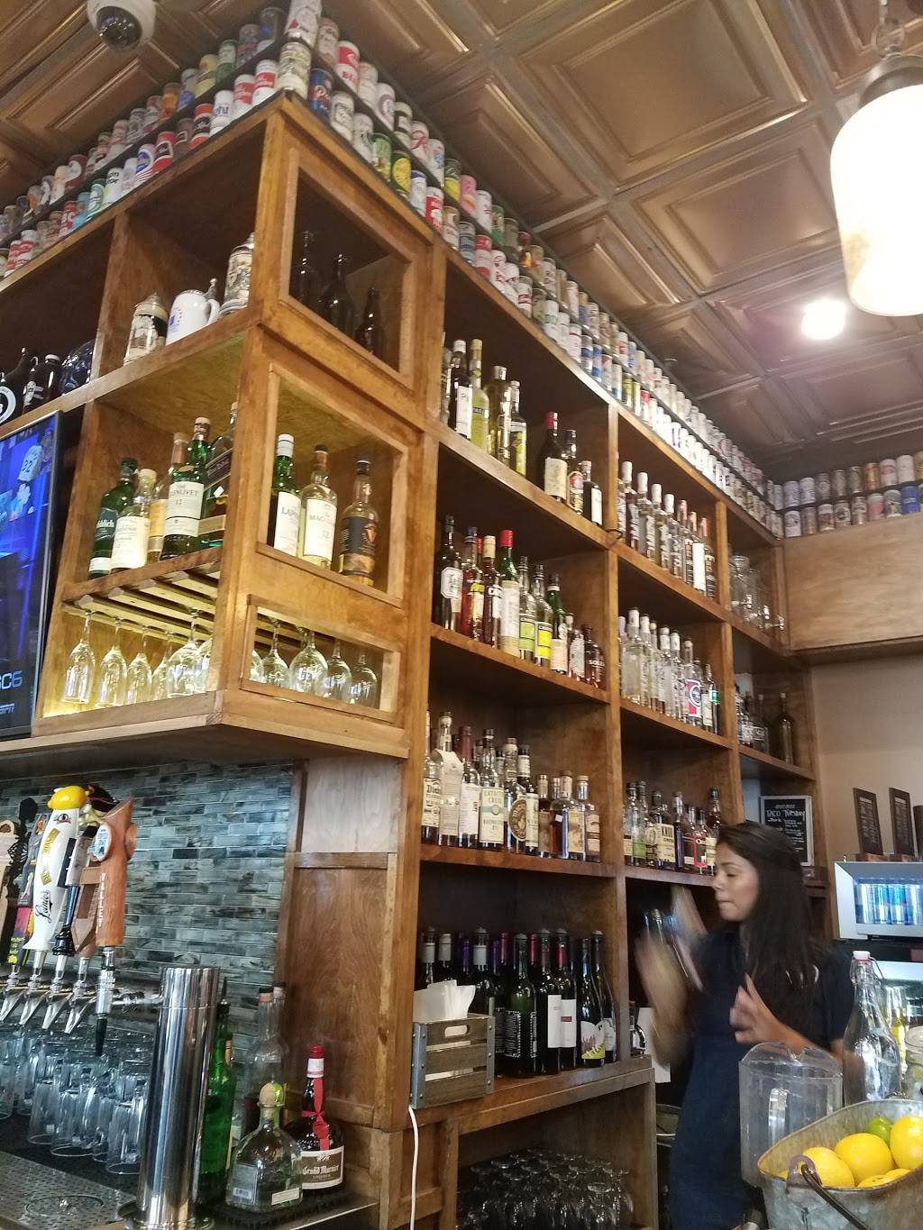 Courthaus Social | restaurant | 2300 Clarendon Blvd, Arlington, VA 22201, USA | 7032434900 OR +1 703-243-4900