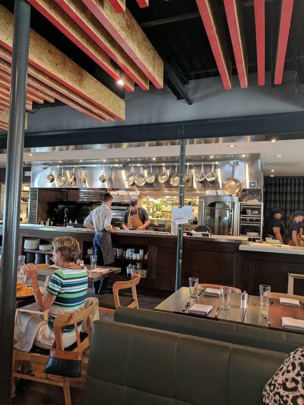 Lukes Kitchen and Bar | restaurant | 640 S Orlando Ave, Maitland, FL 32751, USA | 4076742400 OR +1 407-674-2400