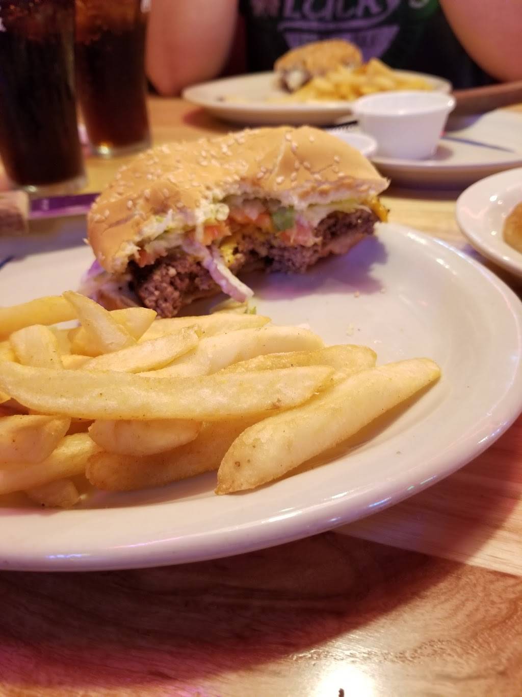 Logans Roadhouse | restaurant | 200 Premier Blvd, Roanoke Rapids, NC 27870, USA | 2525371414 OR +1 252-537-1414