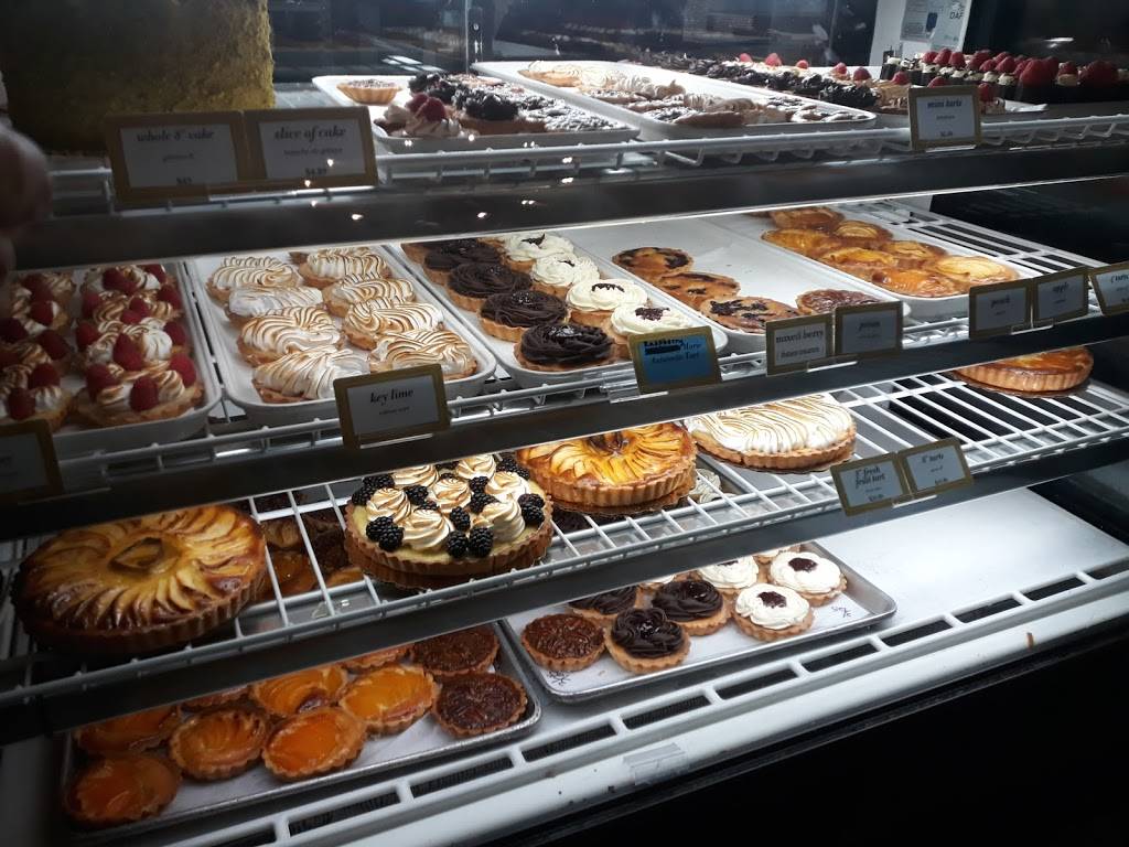 Amélies French Bakery & Café | bakery | 2424 N Davidson St #102, Charlotte, NC 28205, USA | 7043761781 OR +1 704-376-1781