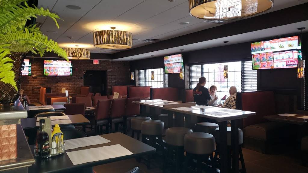 Crazy chicken sports grille | restaurant | 790 Arlington Ridge UNIT 100, Akron, OH 44312, USA | 3306452277 OR +1 330-645-2277