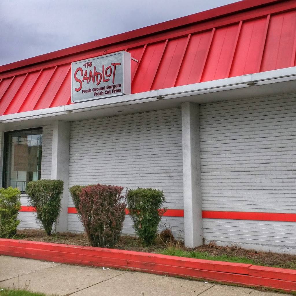 The Sandlot | restaurant | 1120 W Touhy Ave, Park Ridge, IL 60068, USA | 8476921900 OR +1 847-692-1900