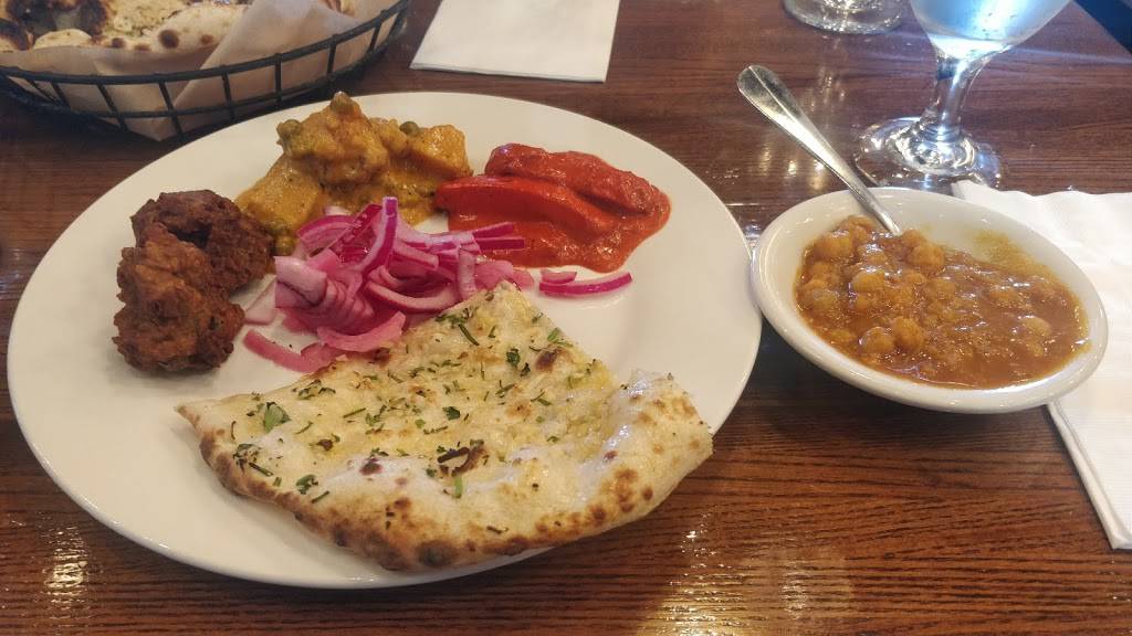 Indian Twist | restaurant | 4660 E Camp Lowell Dr, Tucson, AZ 85712, USA | 5204955499 OR +1 520-495-5499