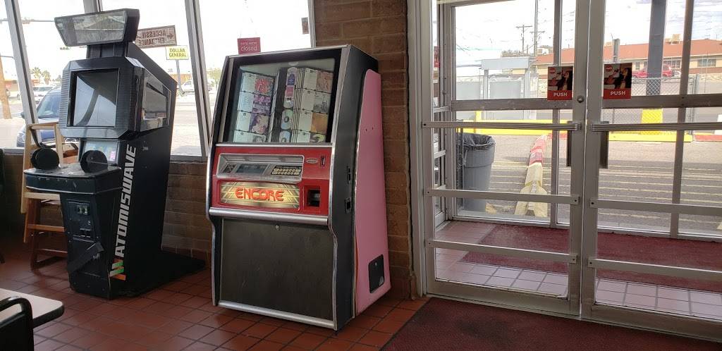 Chicos Tacos | restaurant | 3401 Dyer St, El Paso, TX 79930, USA | 9155655555 OR +1 915-565-5555