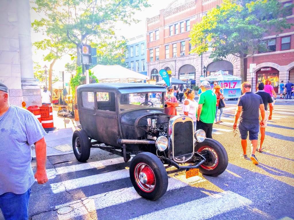 Slo-Jacks Drive-In | restaurant | 212 W Montauk Hwy, Hampton Bays, NY 11946, USA | 6317289601 OR +1 631-728-9601