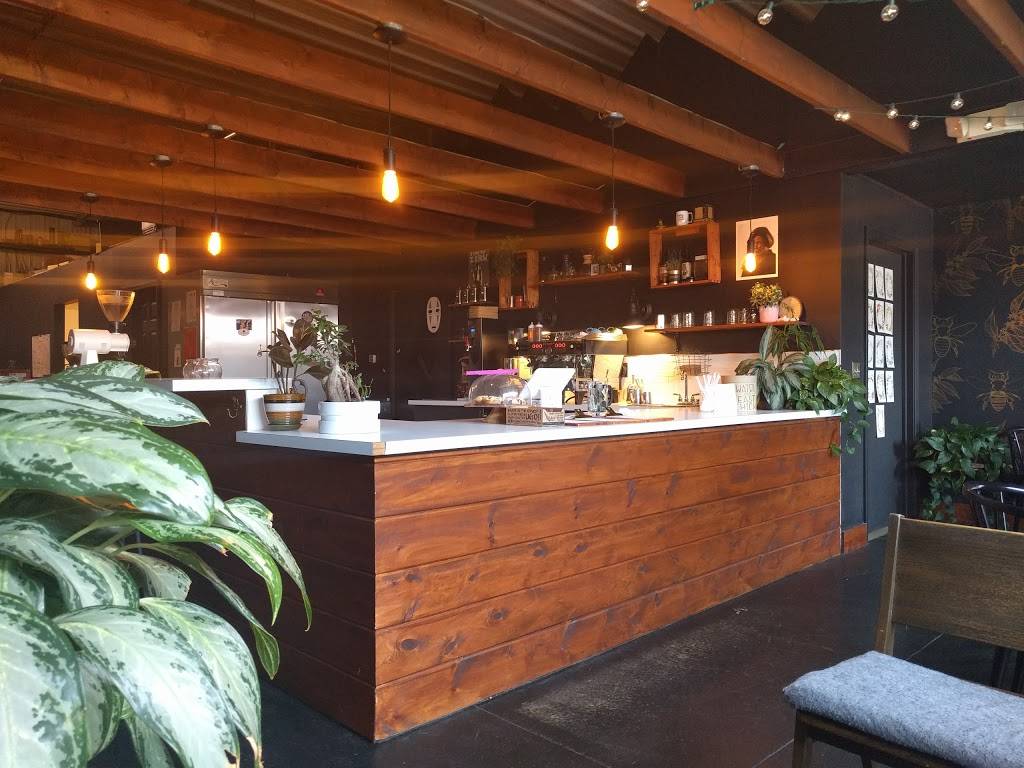 Dagger Mountain Roastery | cafe | 3205 Cascade Dr Suite F, Valparaiso, IN 46383, USA | 2192866287 OR +1 219-286-6287