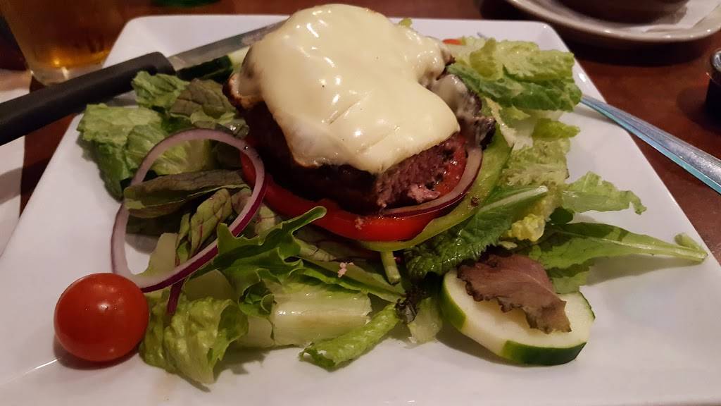 Lazy Dog Sports Bar | restaurant | 328A Broadway, Lynn, MA 01904, USA | 7814771988 OR +1 781-477-1988