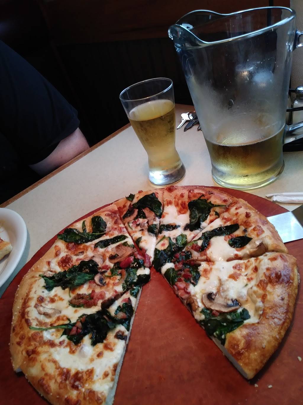 Pizza Hut | restaurant | 1125 W High Ave, New Philadelphia, OH 44663, USA | 3303391338 OR +1 330-339-1338