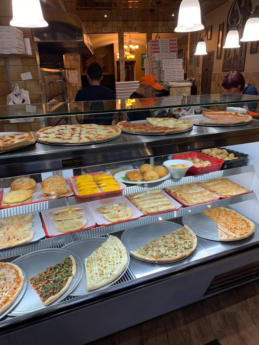 Roccos Pizzeria | restaurant | 7818 5th Ave, Brooklyn, NY 11209, USA | 7182387658 OR +1 718-238-7658