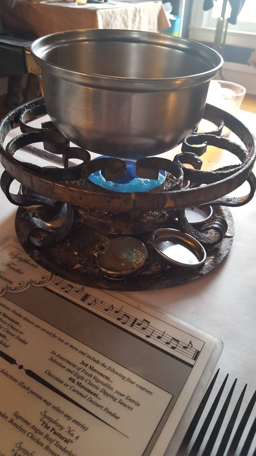 Lucernes Fondue & Spirits | restaurant | 845 N Church St, Rockford, IL 61103, USA | 8159682665 OR +1 815-968-2665