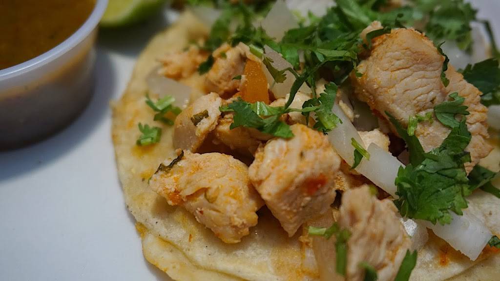 Spoons Grill & Bar | night club | 2601 Hotel Terrace, Santa Ana, CA 92705, USA | 7145560700 OR +1 714-556-0700