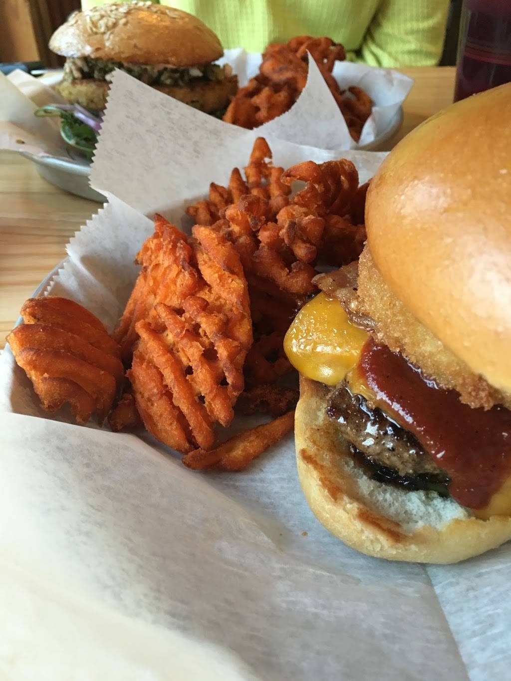 Grub Burger Bar | restaurant | 1905 Kaliste Saloom Rd #101, Lafayette, LA 70508, USA | 3378068020 OR +1 337-806-8020