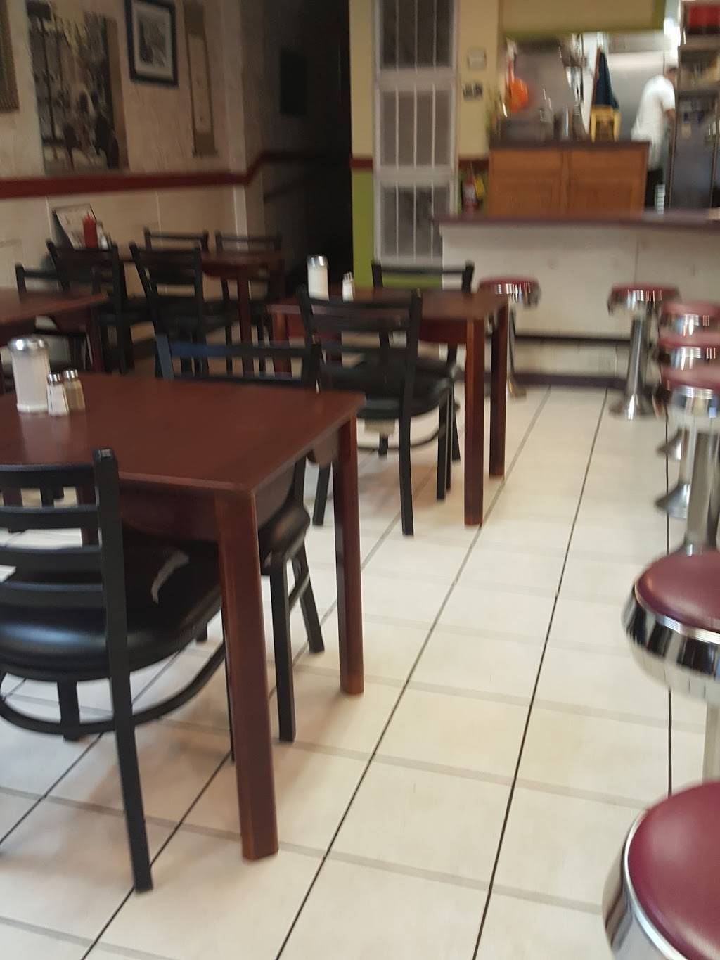 Sunnys Diner | restaurant | 2501 N Broad St, Philadelphia, PA 19132, USA | 2152257017 OR +1 215-225-7017