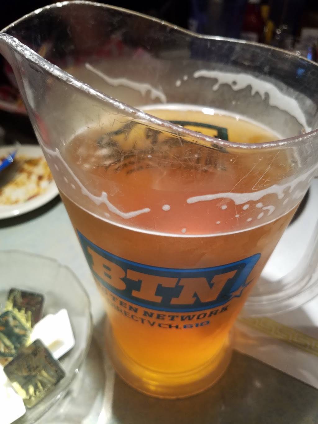 Bridges Scoreboard Restaurant | restaurant | 121 N Griffith Blvd, Griffith, IN 46319, USA | 2199242206 OR +1 219-924-2206