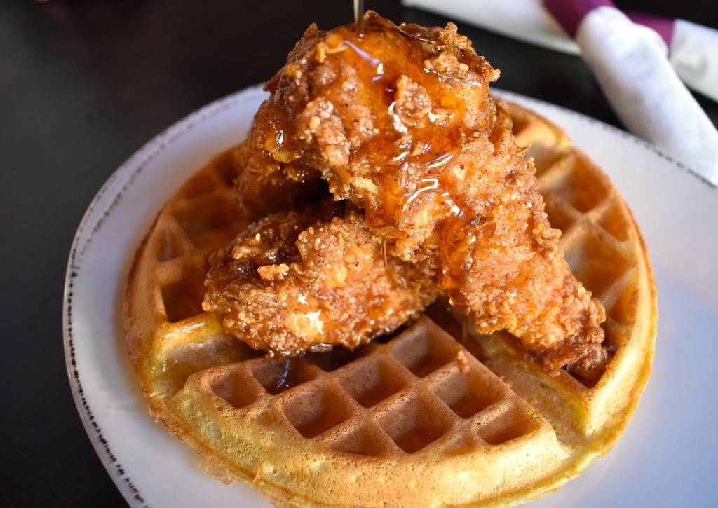 Myrtles Chicken and Beer | restaurant | 13 Market Square, Knoxville, TN 37902, USA | 8655072667 OR +1 865-507-2667