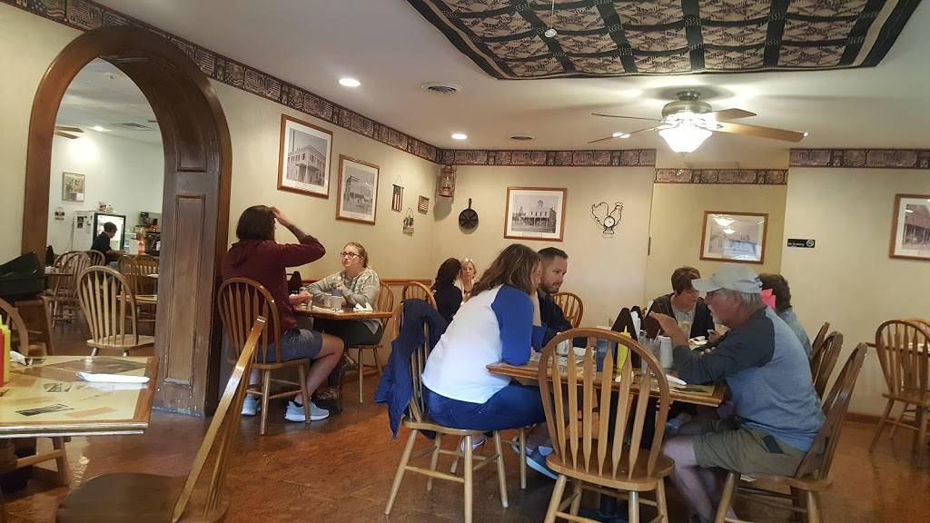 9th Street Cafe | restaurant | 900 Laurel St, Highland, IL 62249, USA | 6186542622 OR +1 618-654-2622