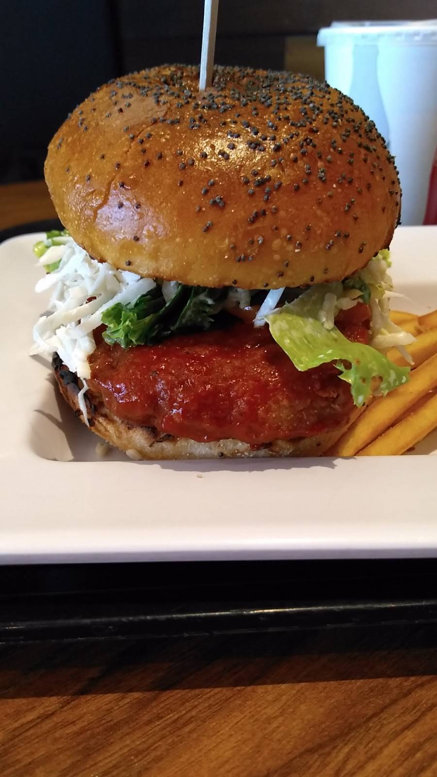 St-Hubert Express | restaurant | 456 County Rd 17, Hawkesbury, ON K6A 2R2, Canada | 6136329995 OR +1 613-632-9995