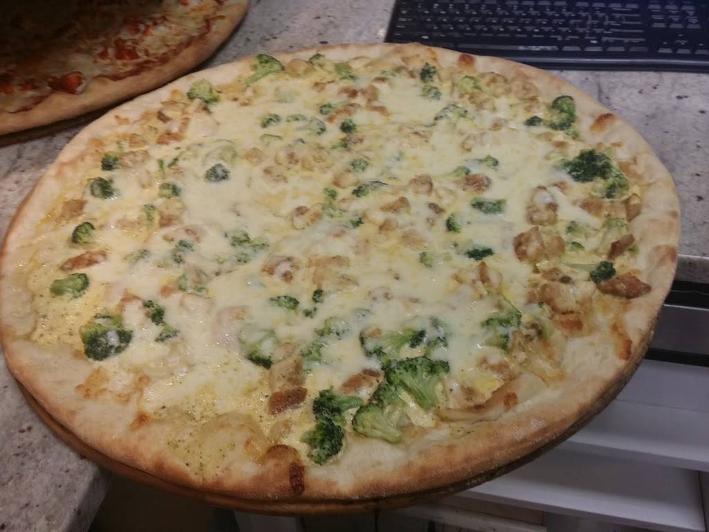 Luigis Original Pizza | restaurant | 1580 Lakewood Rd, Toms River, NJ 08755, USA | 7323494511 OR +1 732-349-4511