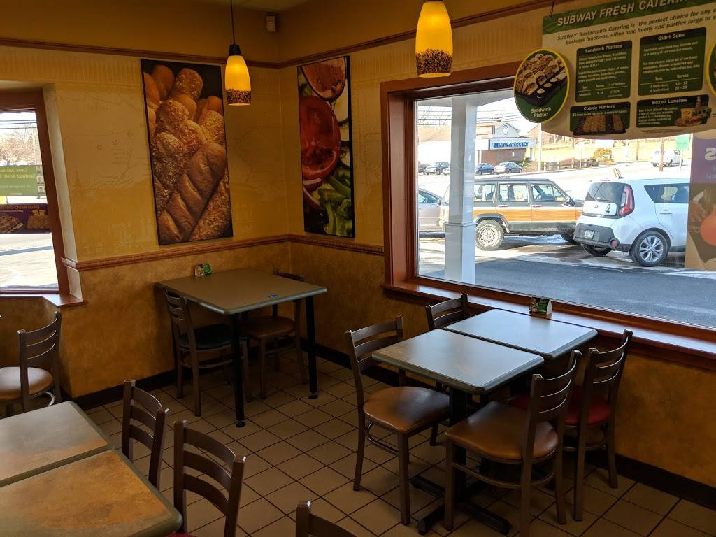 Subway | restaurant | 240 Manor Ave, Millersville, PA 17551, USA | 7178716597 OR +1 717-871-6597