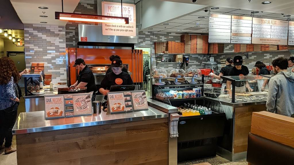 Blaze Pizza | meal takeaway | 15 U.S. 9, Manalapan Township, NJ 07726, USA | 7327861822 OR +1 732-786-1822