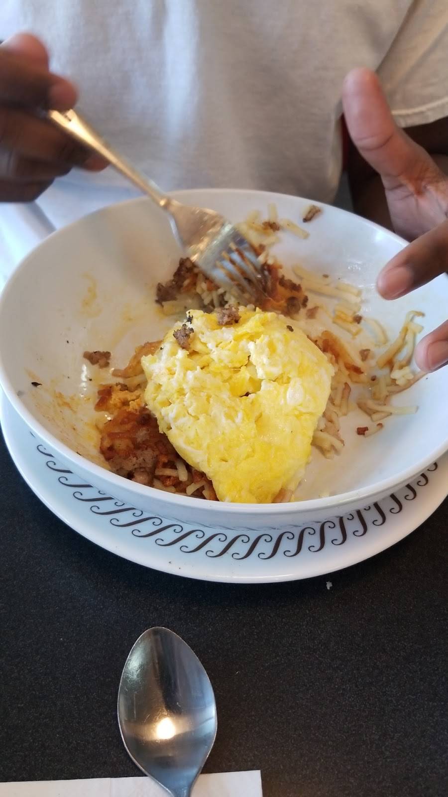 Waffle House | meal takeaway | 1455 E Santa Fe St, Olathe, KS 66061, USA | 9133900257 OR +1 913-390-0257