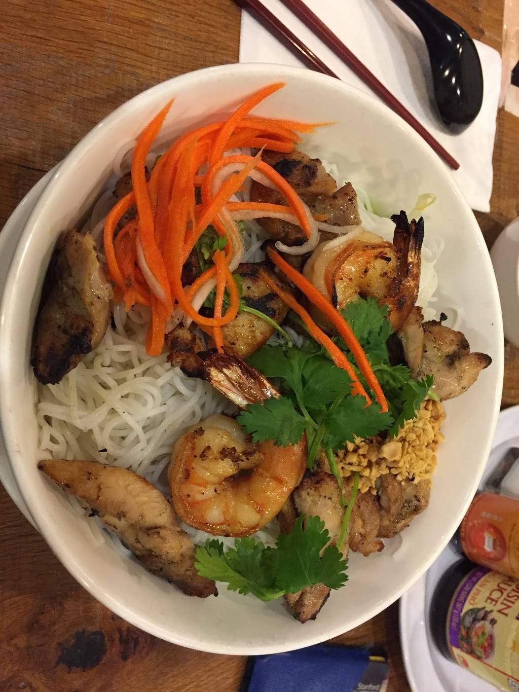 Pho Avenue | restaurant | 2500 W El Camino Real, Mountain View, CA 94040, USA | 6509352183 OR +1 650-935-2183