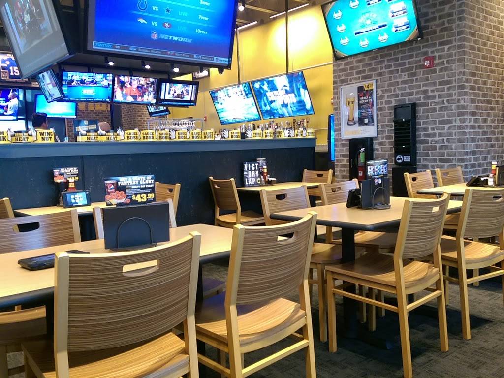 Buffalo Wild Wings | restaurant | 6819 S Semoran Blvd, Orlando, FL 32822, USA | 4078520910 OR +1 407-852-0910