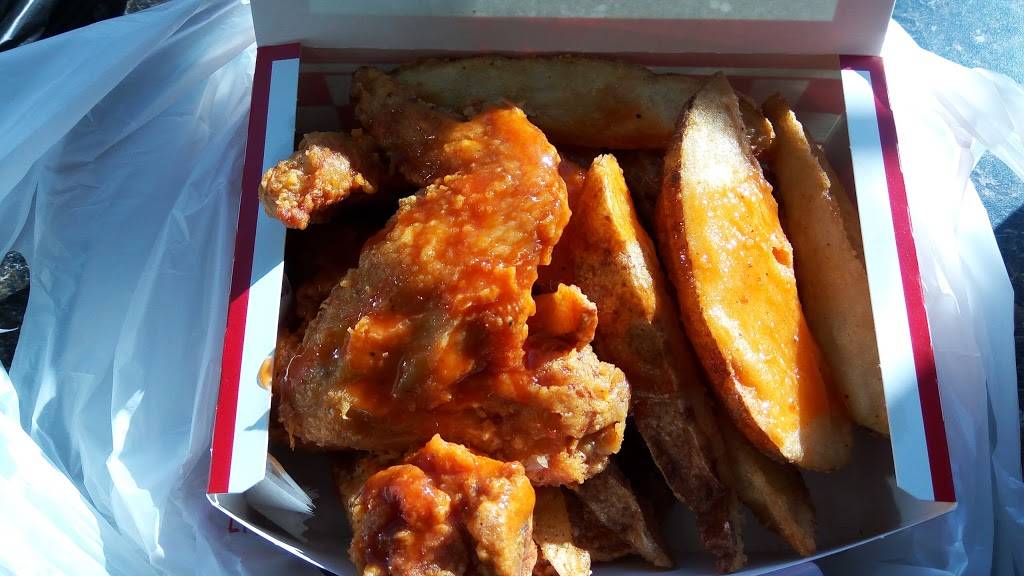 Chicken Bones | meal takeaway | 400 W 29th St, Baltimore, MD 21211, USA | 4106627282 OR +1 410-662-7282