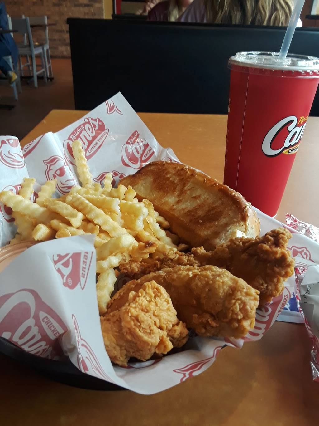 Raising Canes Chicken Fingers | meal takeaway | 1050 S Beach Blvd, La Habra, CA 90631, USA | 5622661890 OR +1 562-266-1890