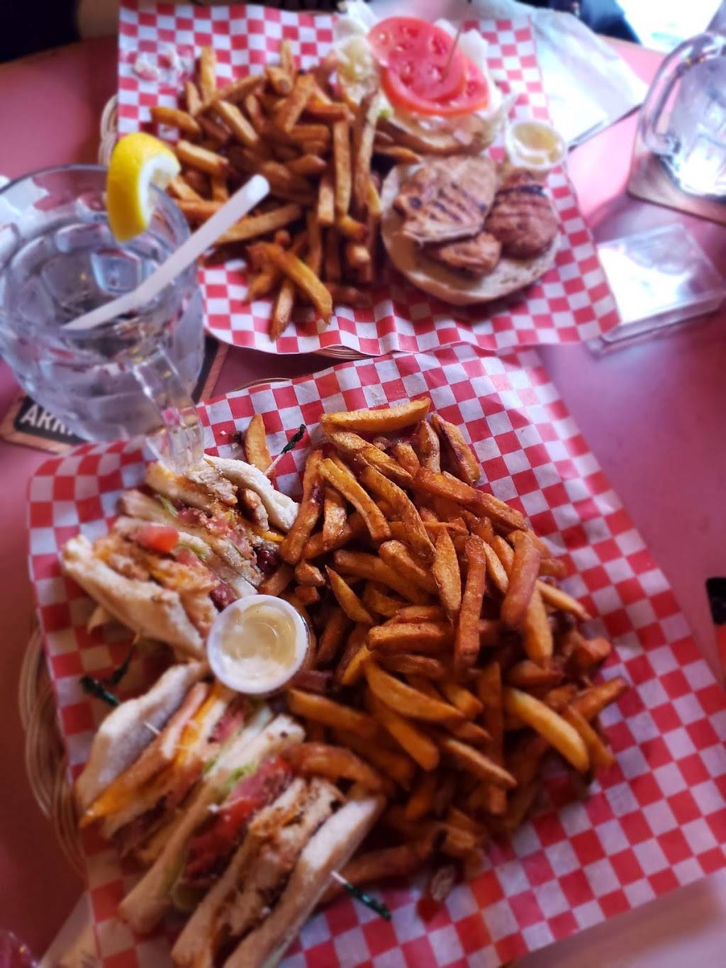 Buddys | restaurant | 1360 King St E, Hamilton, ON L8M 1H5, Canada | 9055451456 OR +1 905-545-1456