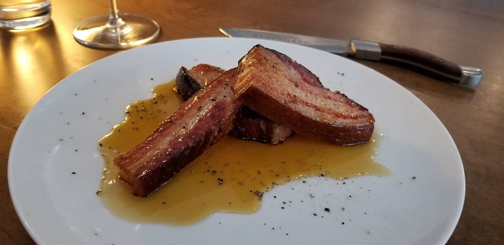 Benchmark Restaurant | restaurant | 6130 Levis Commons Blvd, Perrysburg, OH 43551, USA | 4198736590 OR +1 419-873-6590