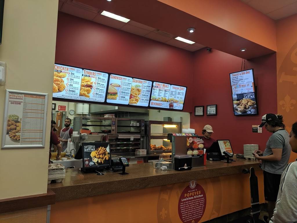 Popeyes | restaurant | 2261 Islington Ave, Etobicoke, ON M9W 3W7, Canada | 4167490500 OR +1 416-749-0500