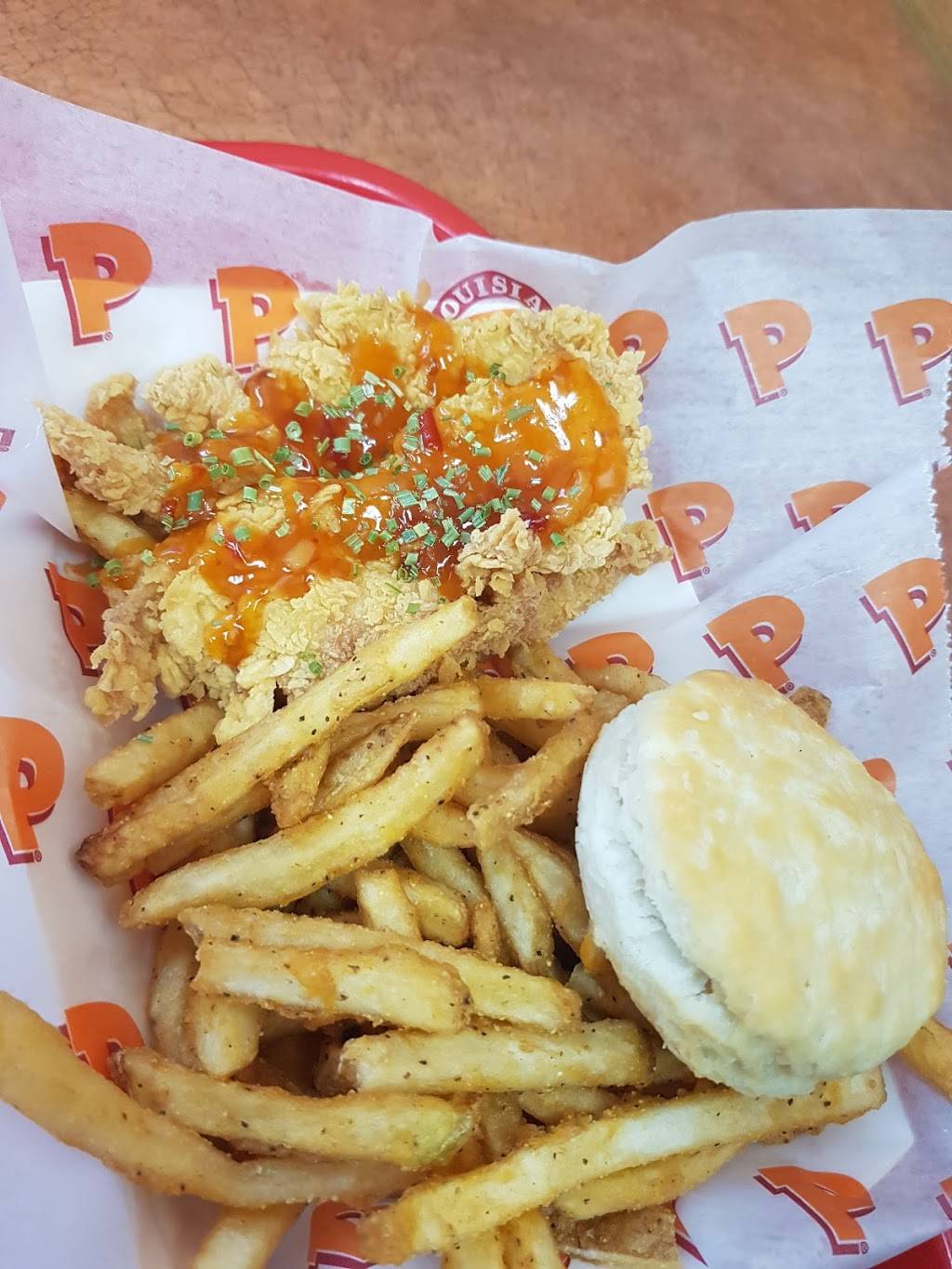 Popeyes | restaurant | 2261 Islington Ave, Etobicoke, ON M9W 3W7, Canada | 4167490500 OR +1 416-749-0500