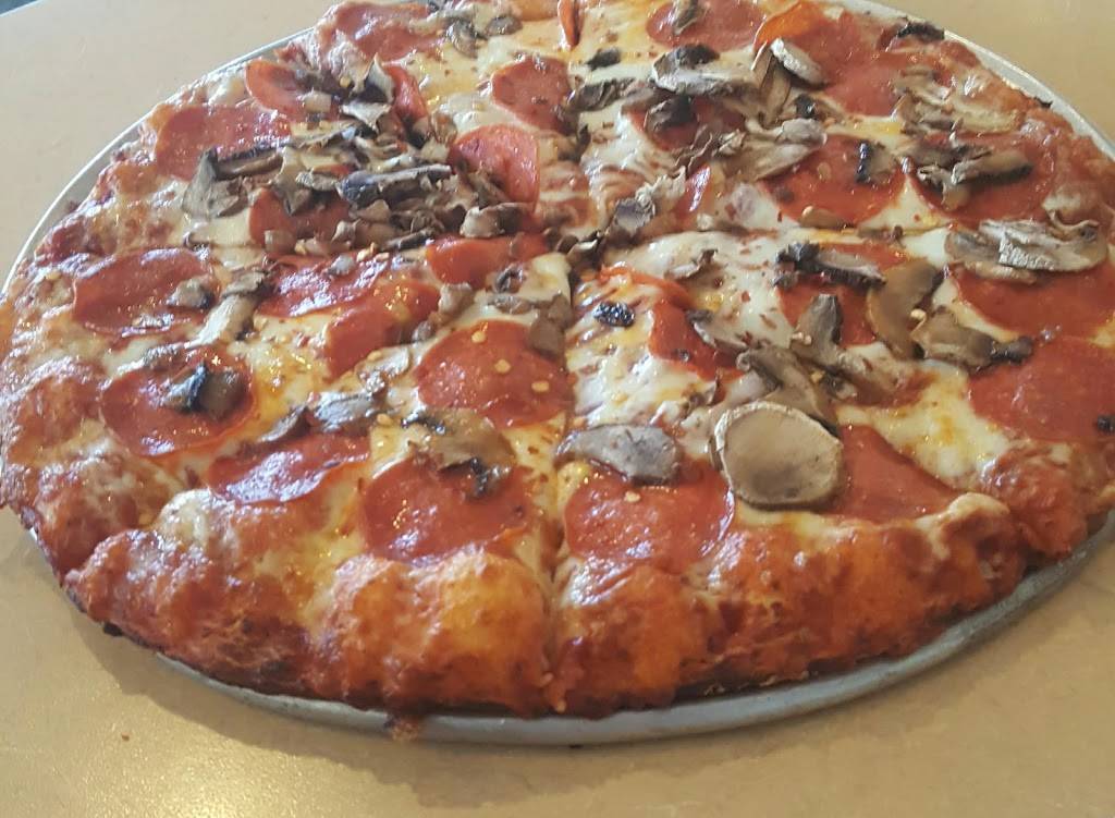 Round Table Pizza | meal delivery | 3005 Freeport Blvd, Sacramento, CA 95818, USA | 9164432001 OR +1 916-443-2001
